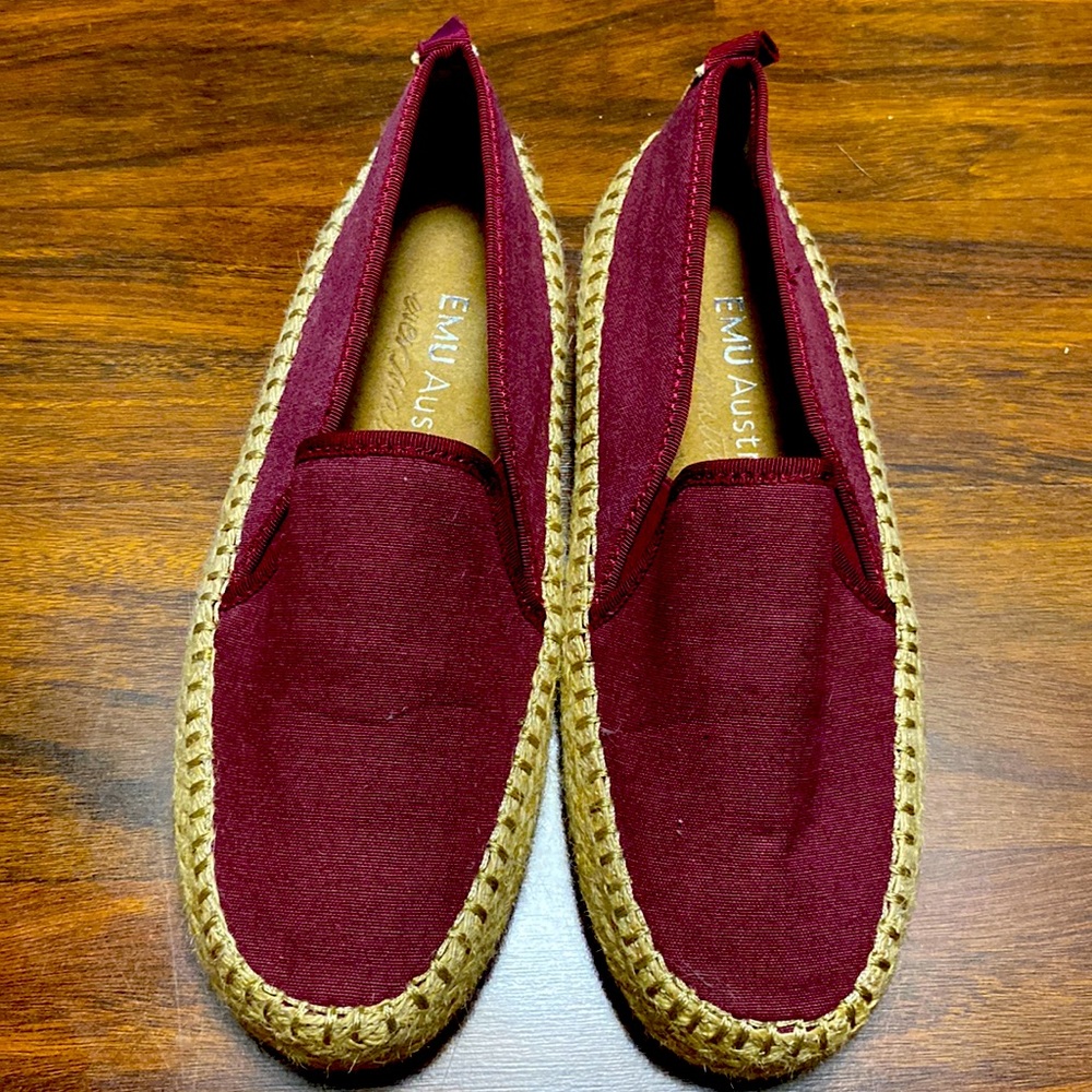 EMU AUSTRALIA canvas loafers flats woman's US Size 5. Color is eggplant